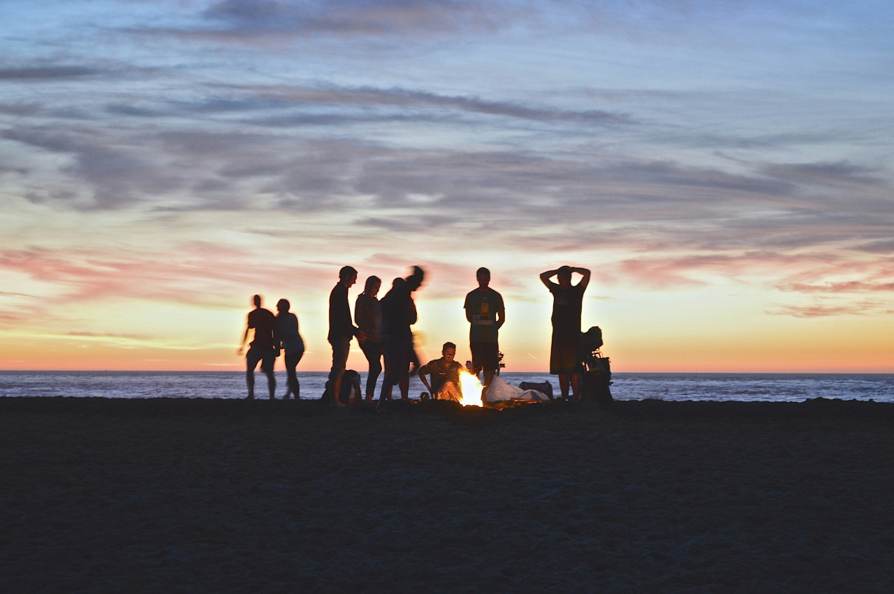 Fogata, fuego. Foto: Unsplash.