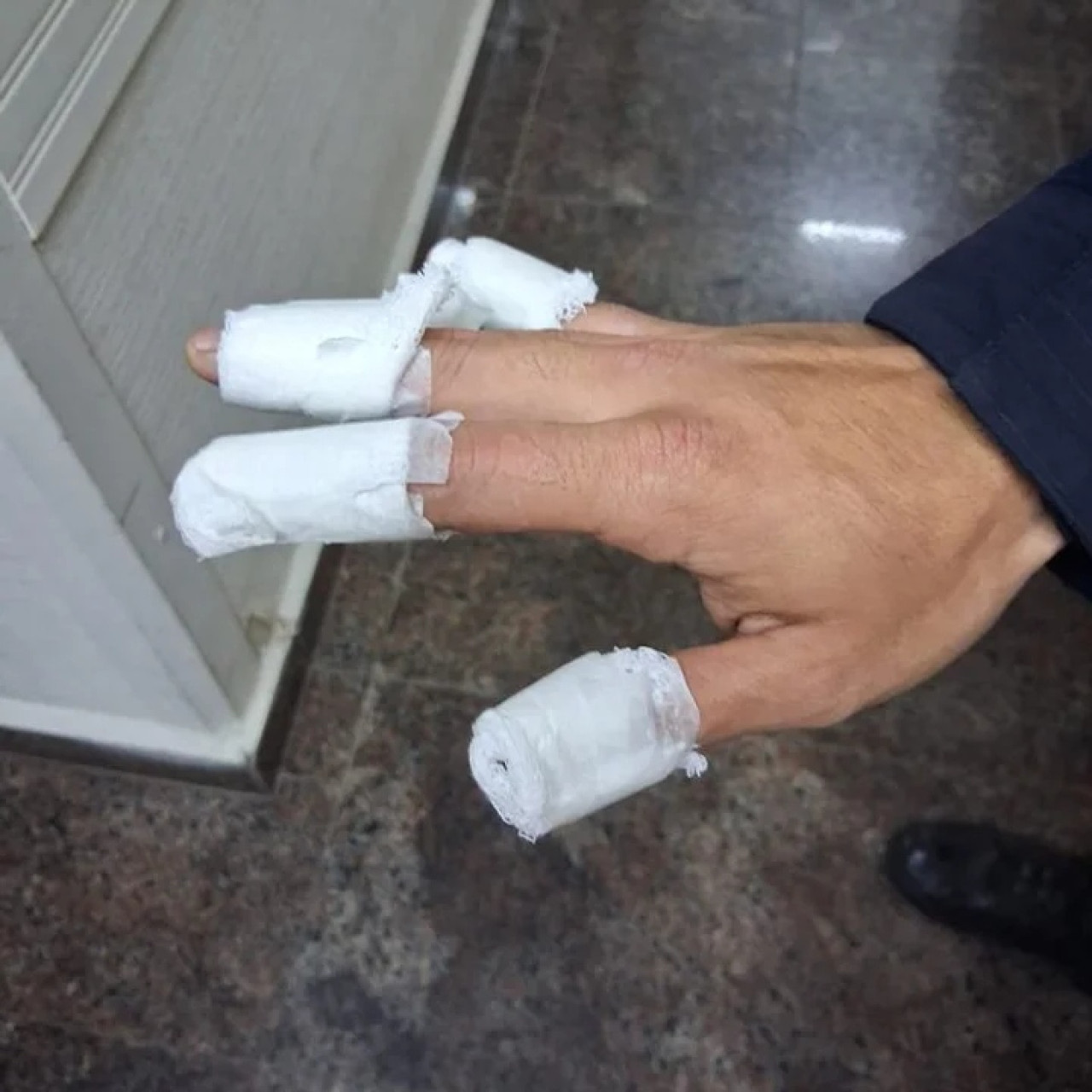 Adolescentes quemaron a un policía con una bomba molotov. Fuente: Agencia Noticias Argentinas / Policía de Córdoba
