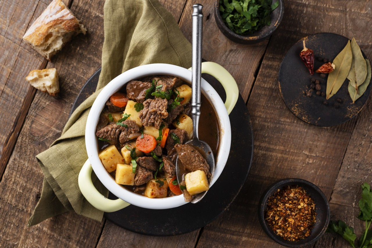 Puchero; comida. Foto: Freepik.