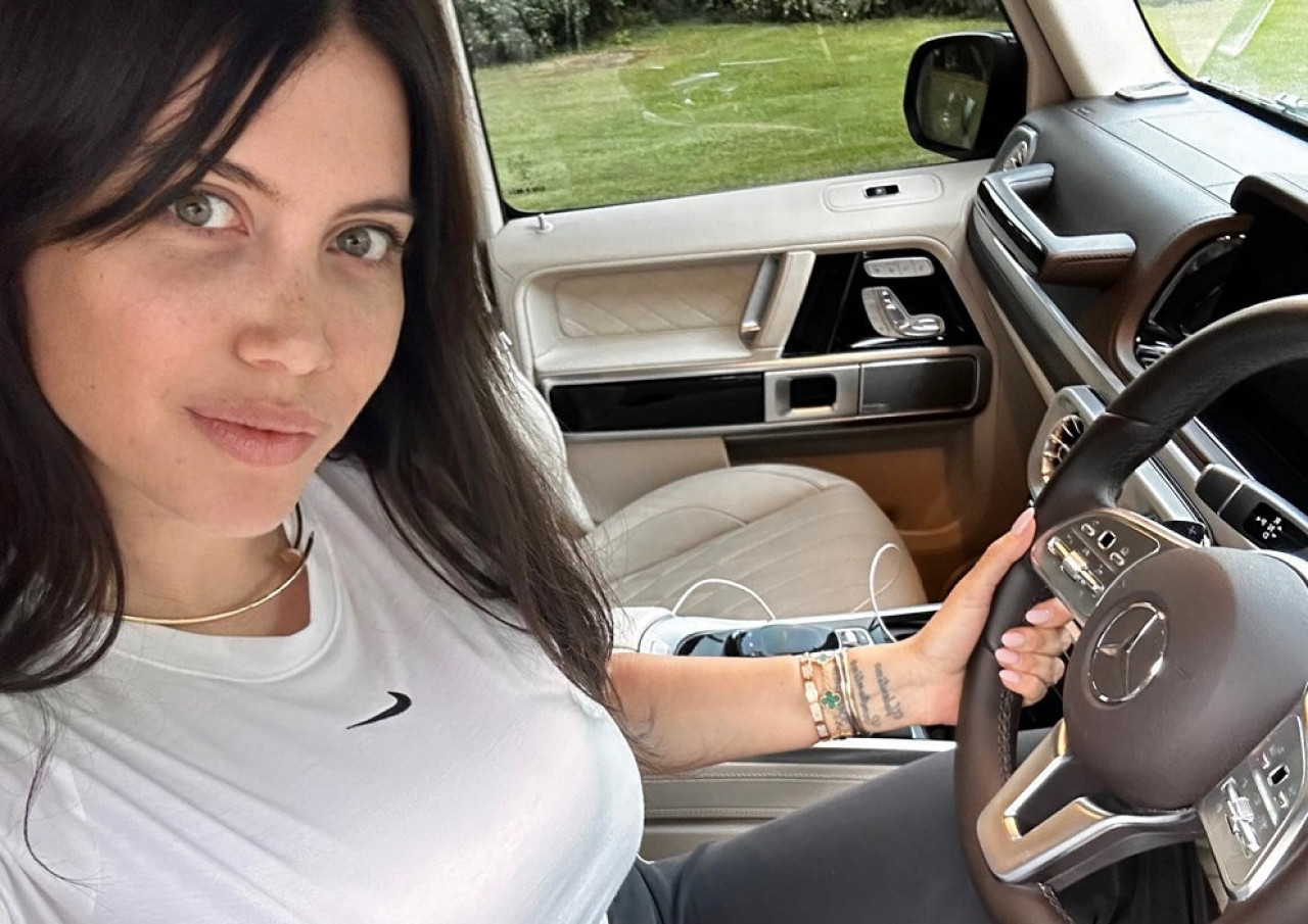 Wanda Nara a bordo de su camioneta de alta gama. Foto: Instagram @wanda_nara.