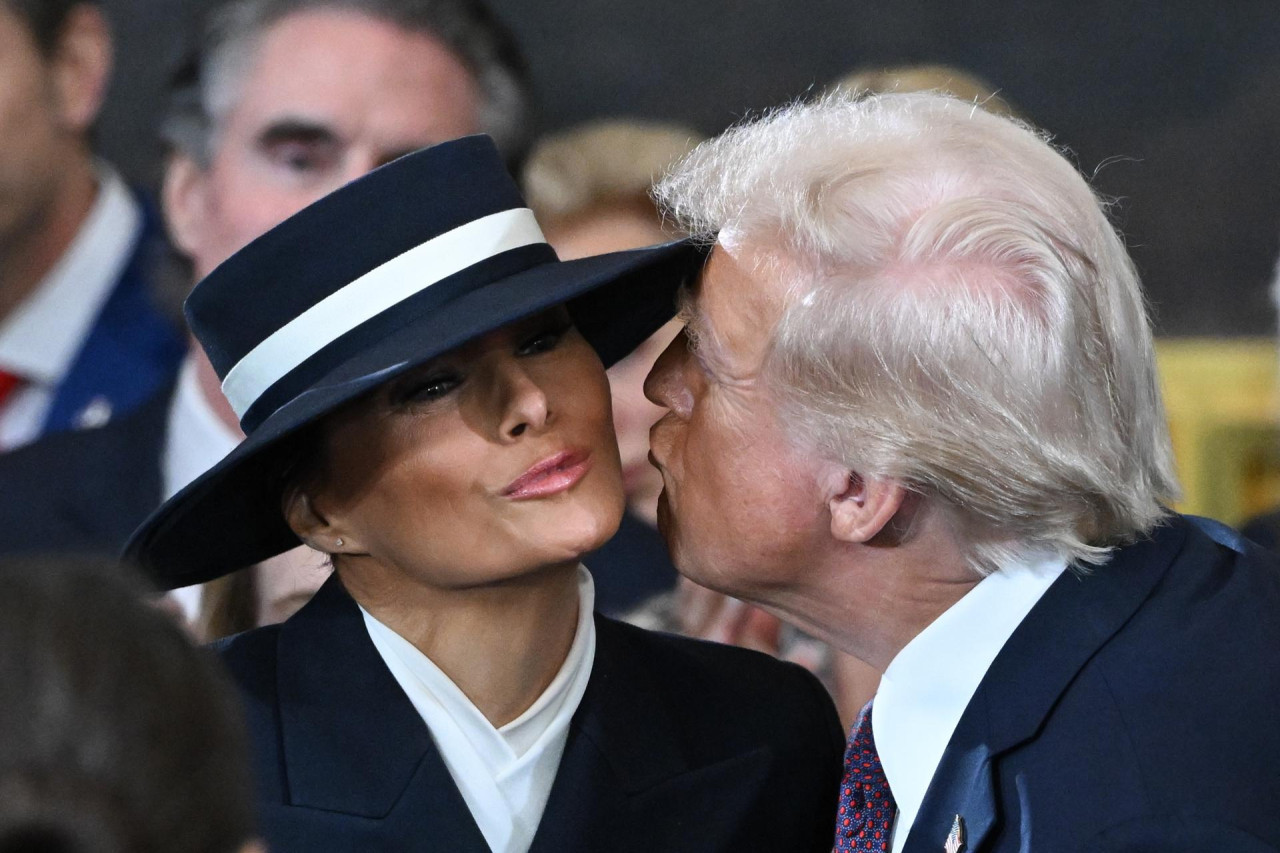 El look de Melania Trump en la asunción presidencial. Foto EFE