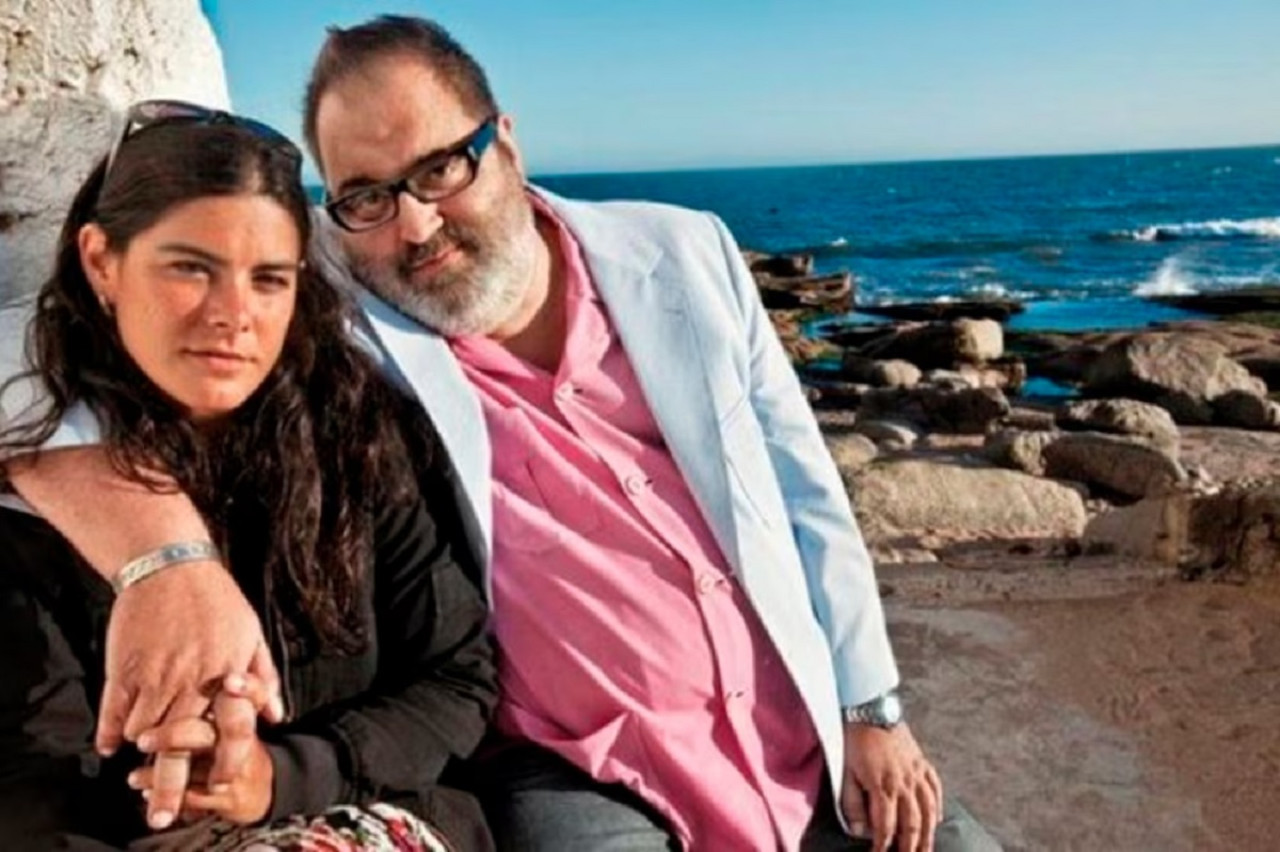 Sara Stewart Brown junto a Jorge Lanata