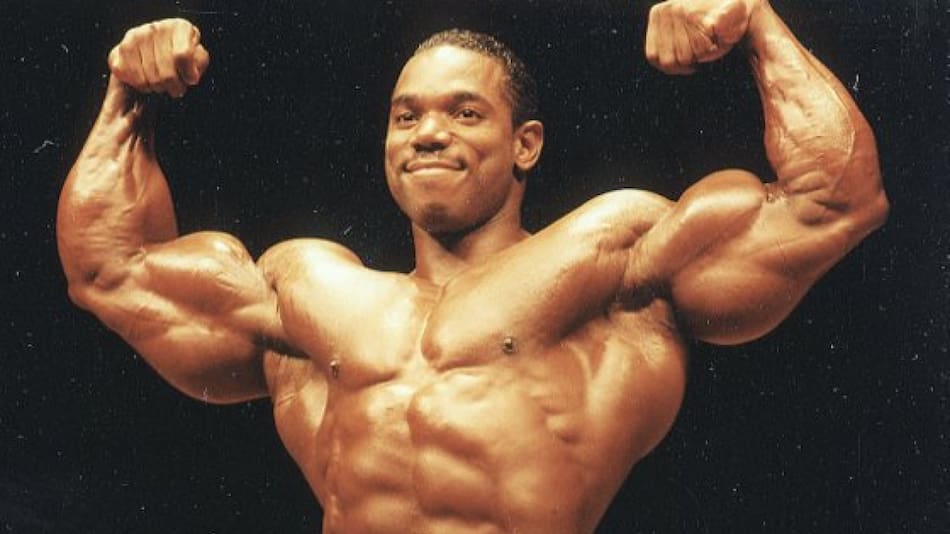 El fisicoculturista Flex Wheeler, en los '90, cuando supo brillar. Foto: X/@Soli729