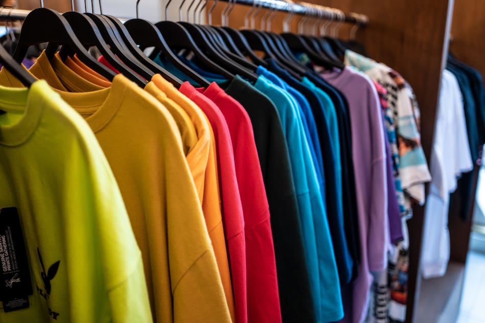 Ropa, colores. Unsplash