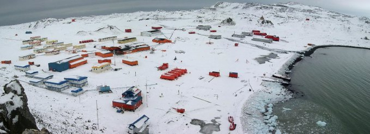 Villa Las Estrellas, ciudad antártica chilena. Foto X @desde_1965