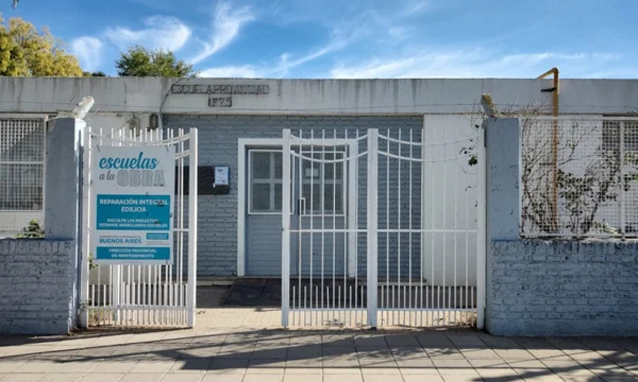 El colegio de Bahía Blanca donde sucedió el ataque. Foto: NA