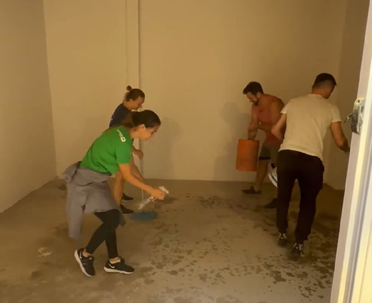 El ritual de Cinthia Fernández. Foto: captura video.