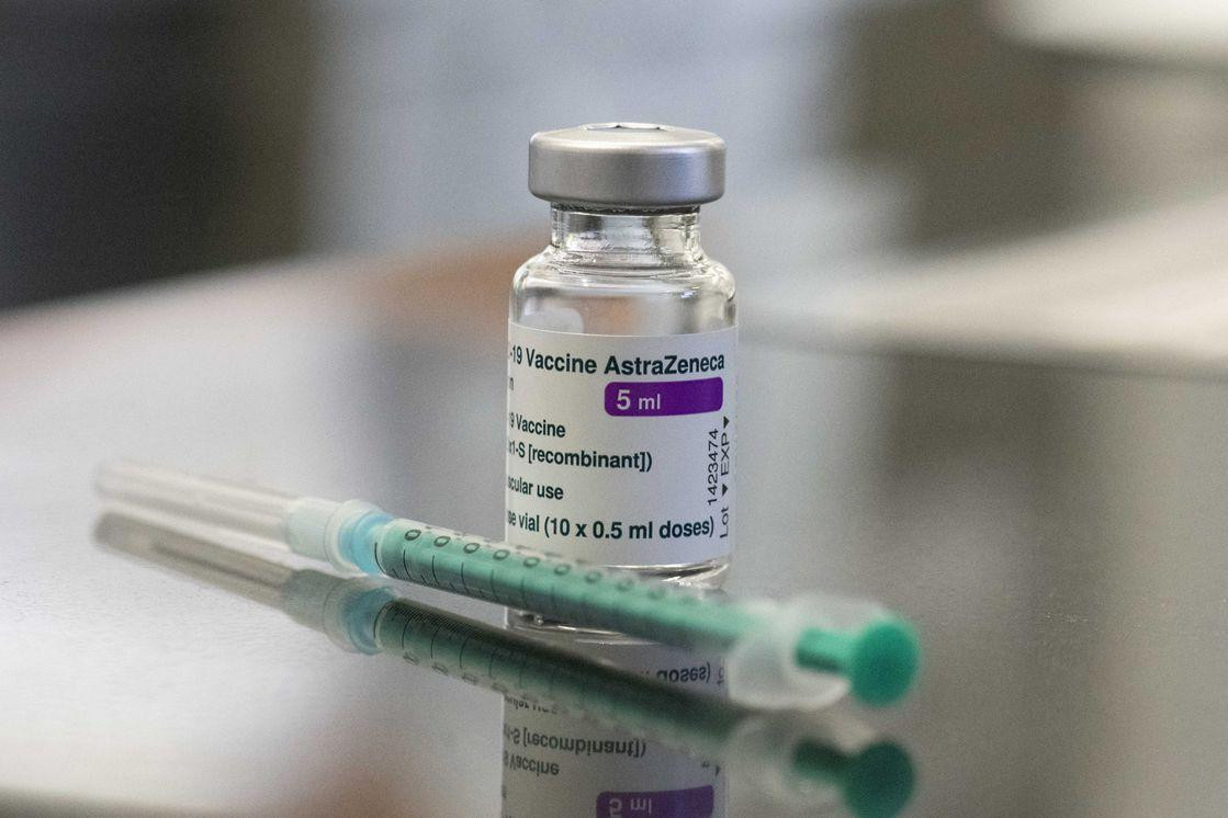 Vacuna AstraZeneca, coronavirus. Foto: Reuters
