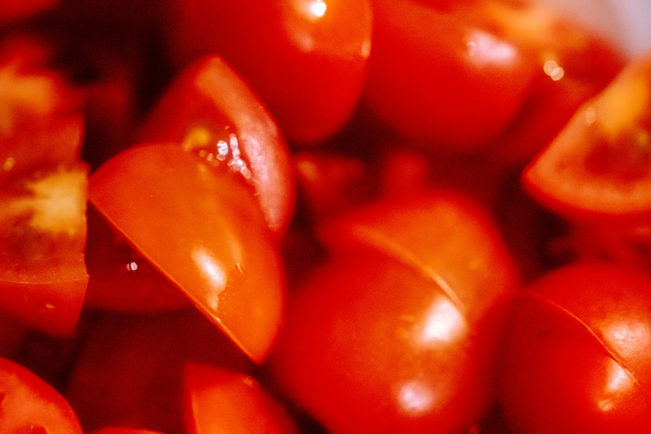Tomates, salsas. Foto: Pexels.