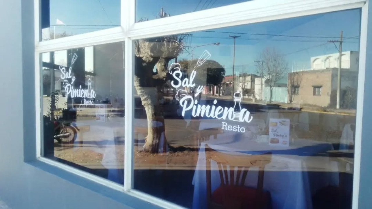 "Sal y Pimienta", el resto situado en Daireaux. Foto: Instagram @salypimientadx