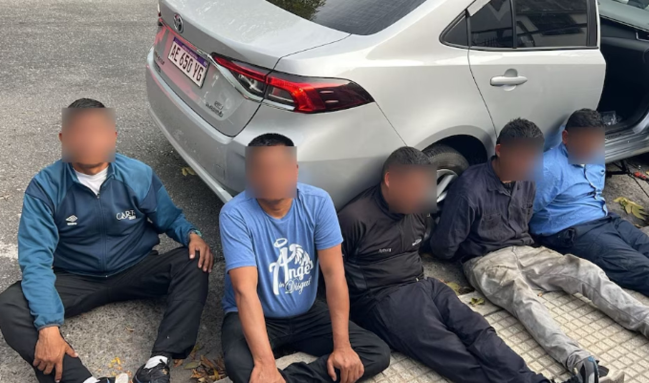 Detención de los falsos mecánicos que estafaron a Horacio Pagani.