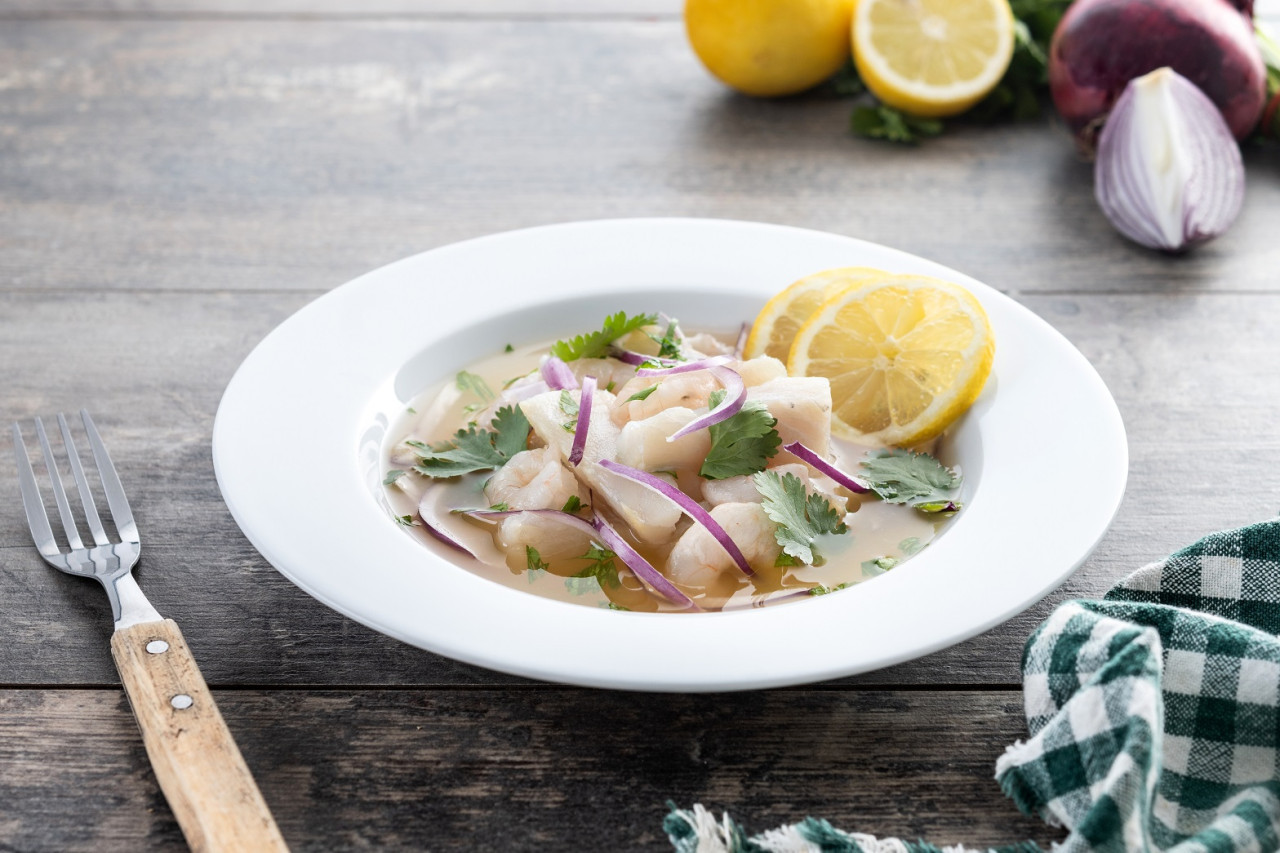 Ceviche, una delicia de Perú. Foto: Freepik