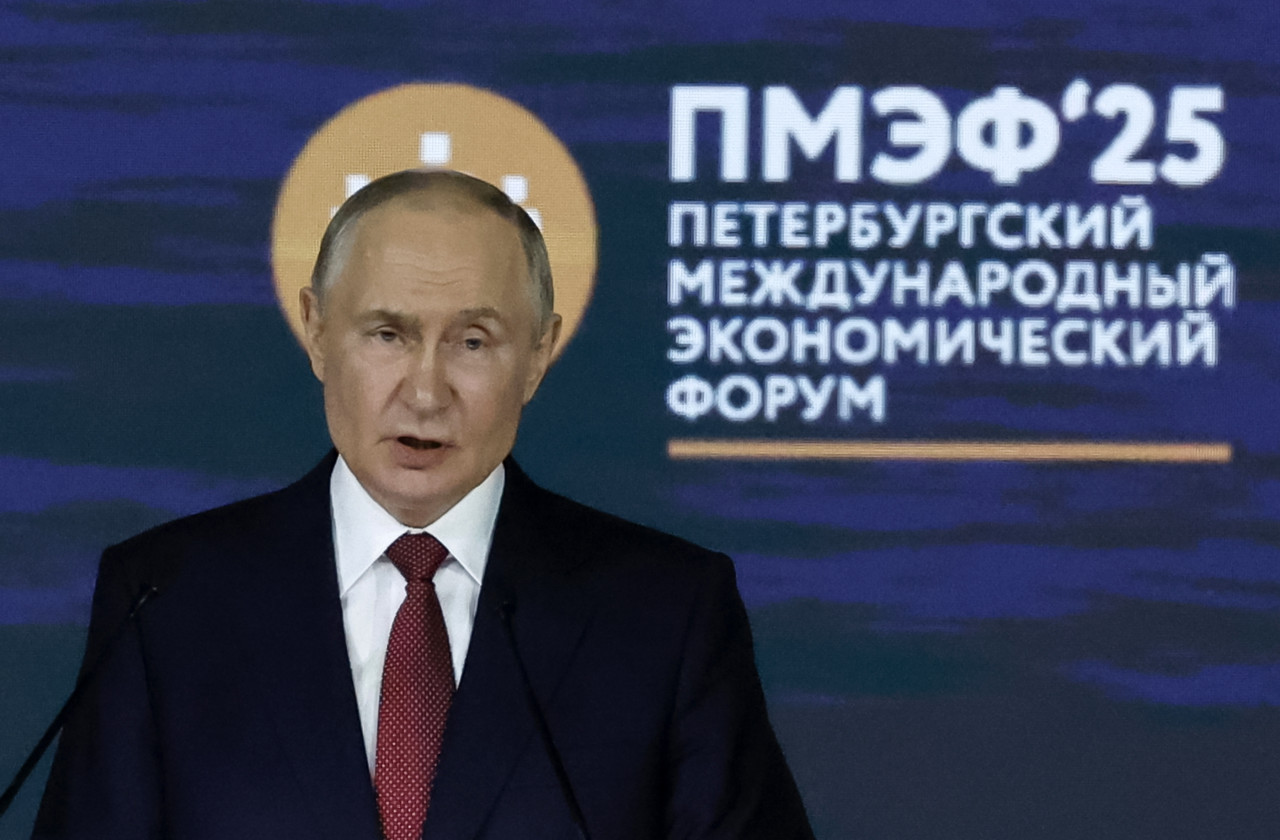 Vladimir Putin en el Foro Económico Internacional de San Petersburgo. Foto: EFE.