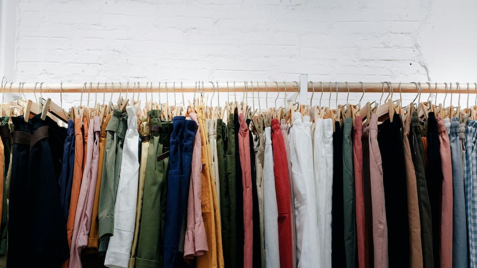 Ropa, indumentaria, vestimenta. Foto: Unsplash