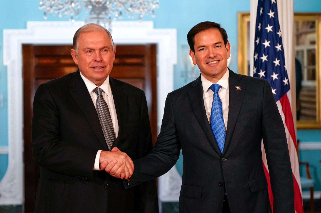 Gerardo Werthein junto a Marco Rubio en Washington. Foto: REUTERS.