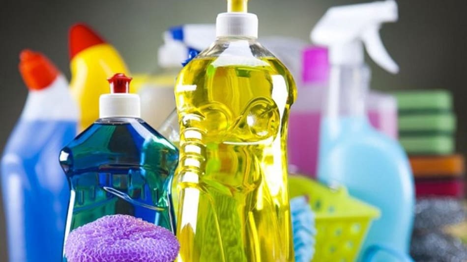 La ANMAT prohibió una serie de productos de limpieza. Foto: Archivo.