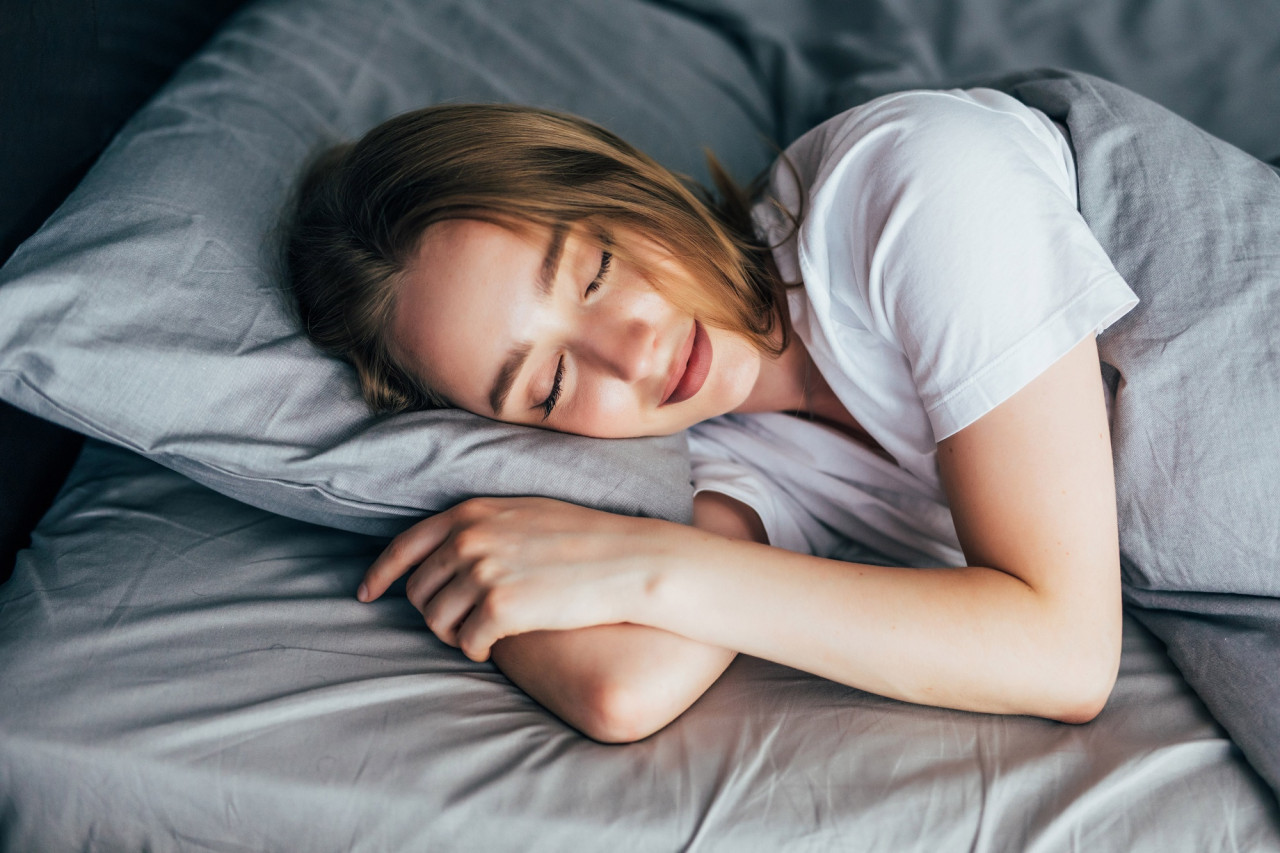 A qué hora hay que despertarse para vivir más años y prevenir enfermedades, según la ciencia. Foto: Freepik.