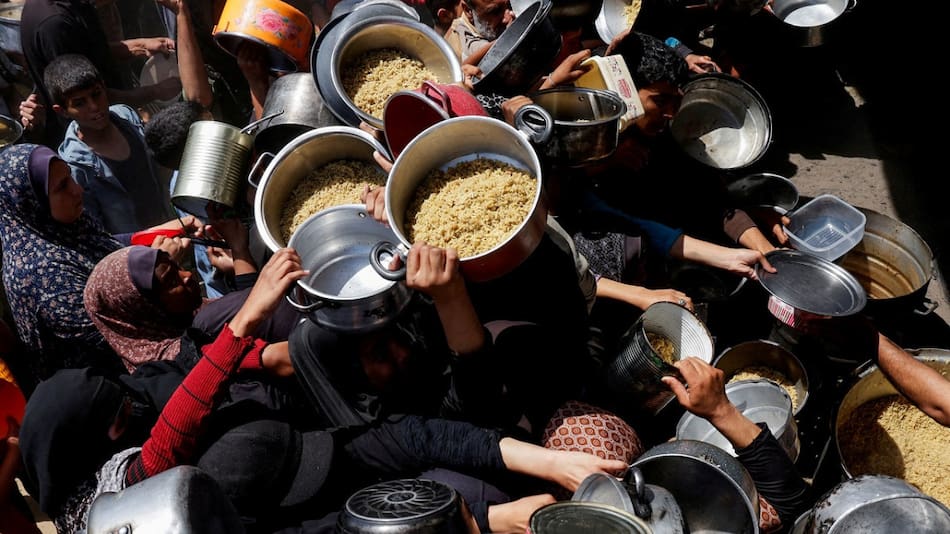 La crítica situación que se vive en la Franja de Gaza. Foto: Reuters/Hatem Khaled.
