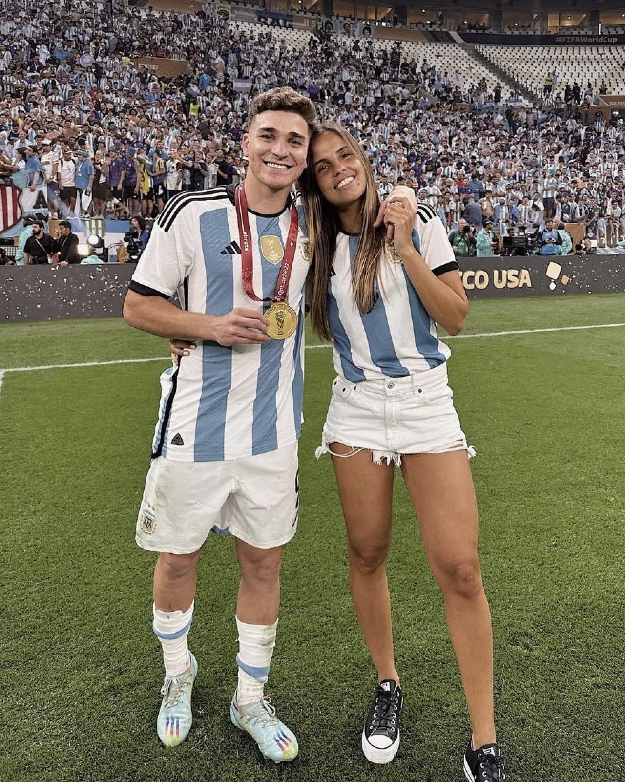 Julián Álvarez y su pareja, Emilia Ferrero. Foto: Instagram / emiliafferro.
