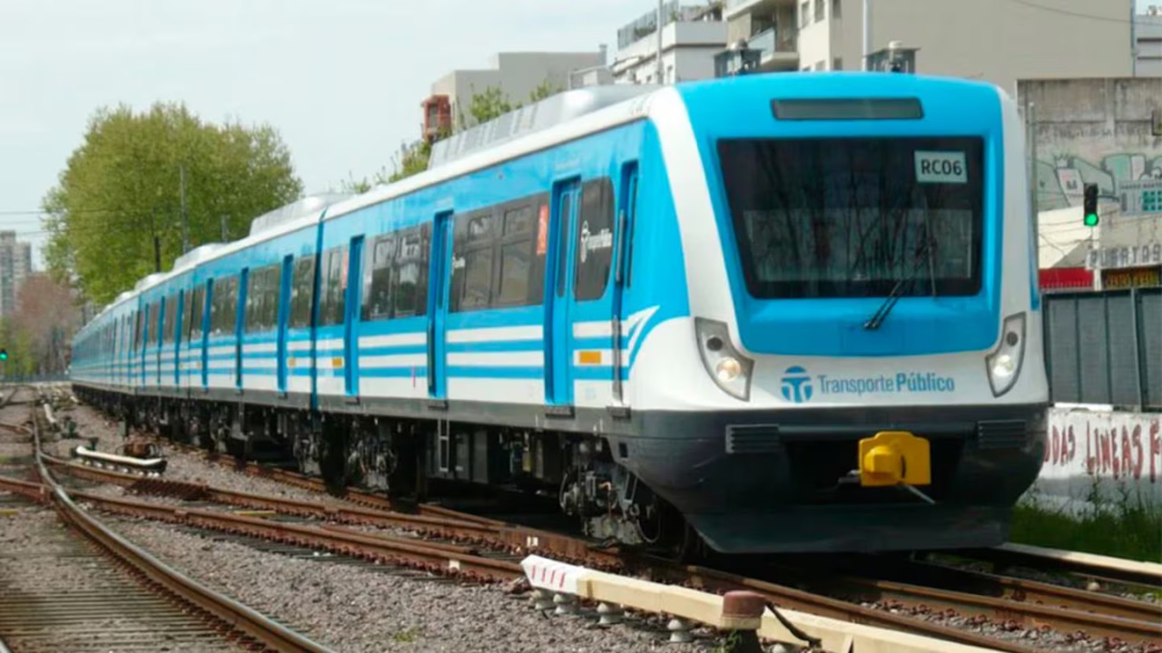 Un tren de la línea Sarmiento atropelló una camioneta. Foto: trensarmiento.com.ar