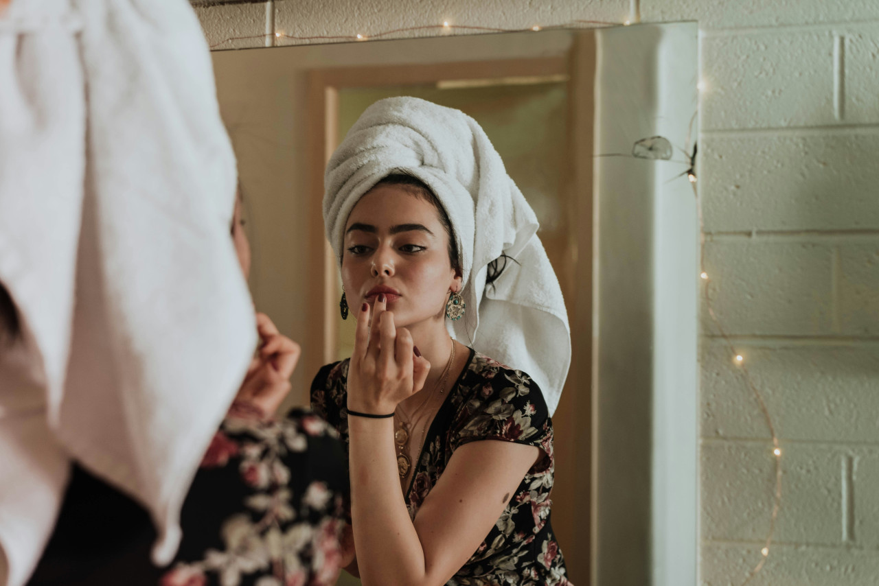 El fenómeno 'no make up' y su impacto cultural. Foto: Unsplash.