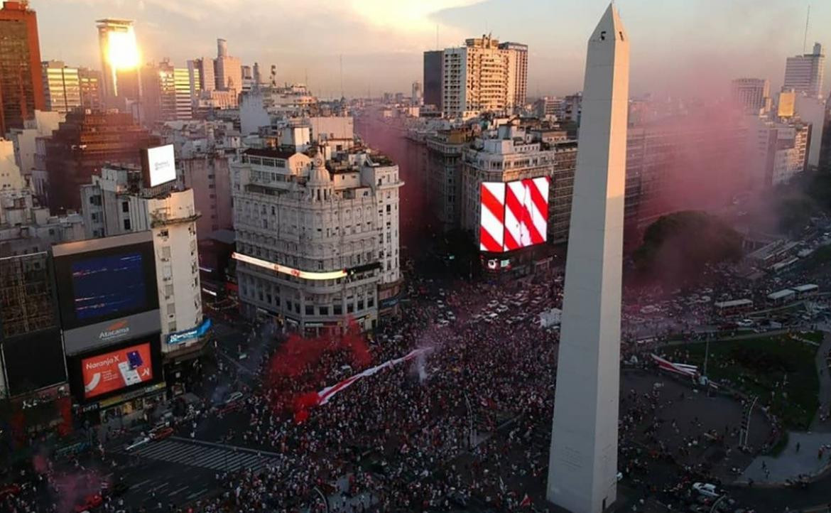Caravana River Plate en el obelisco.
