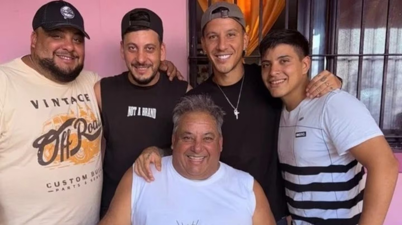 Sebastián Driussi y Gonzalo, su hermano agredido. Foto: redes sociales.
