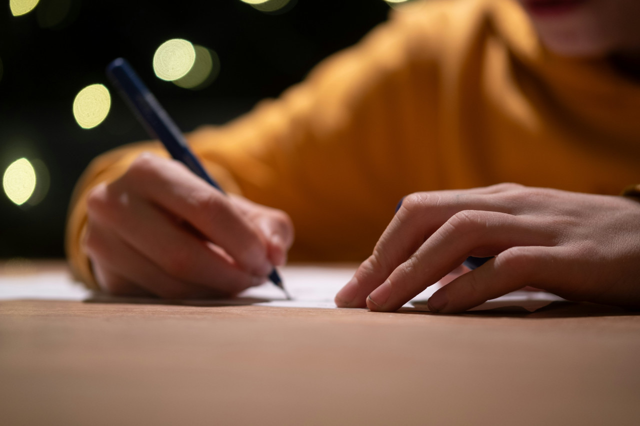 Por qué las personas con "letra fea" son más inteligentes. Foto: Unsplash.